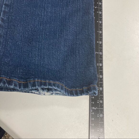 LEVI STRAUSS Women’s Bootcut 515 Size 12 M Inseam 30.5 Dark Wash - Picture 8 of 9